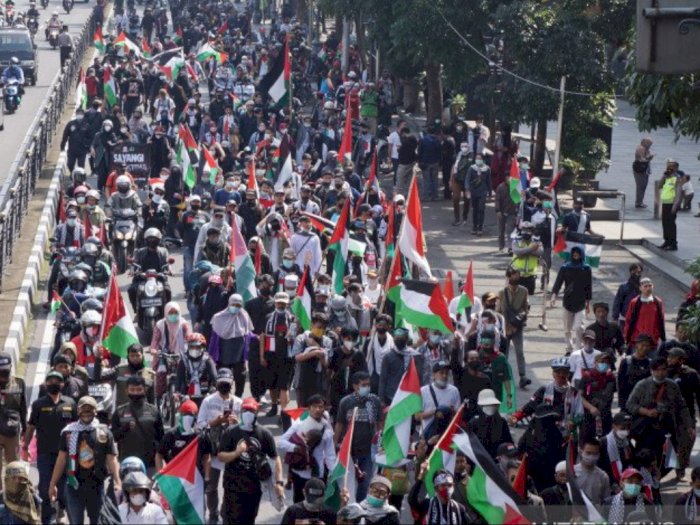 Bentuk Solidaritas, Ribuan Orang di Bandung Tuntut Israel Hentikan Serangan ke Palestina