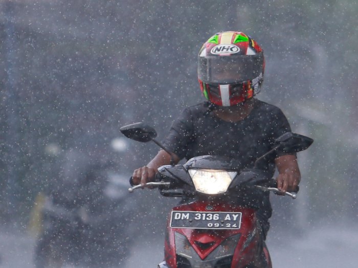 Hujan Lebat Diperkirakan Guyur Sebagian Wilayah Indonesia