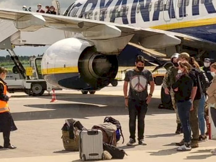 Belarusia Dikecam Dunia 'Bajak' Pesawat Komersil Ryanair, Tangkap Jurnalis Pembangkang