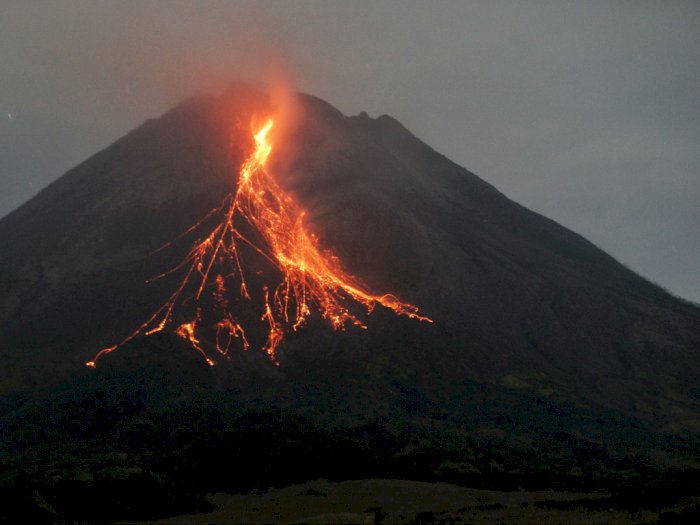 Kamis Dini Hari, Gunung Merapi Luncurkan Guguran Lava Pijar Sejauh 1.500 Meter