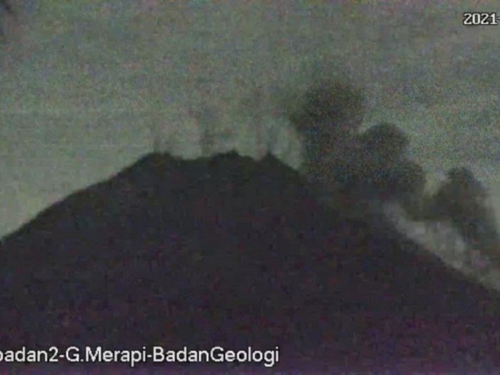 Gunung Merapi Tiga Kali Meluncurkan Guguran Awan Panas Hingga Capai Jarak 1,6 Km