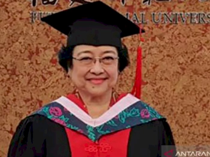 Megawati Puji Diri Sendiri dalam Karya Ilmiahnya untuk Unhan, Rocky Gerung: Aneh!