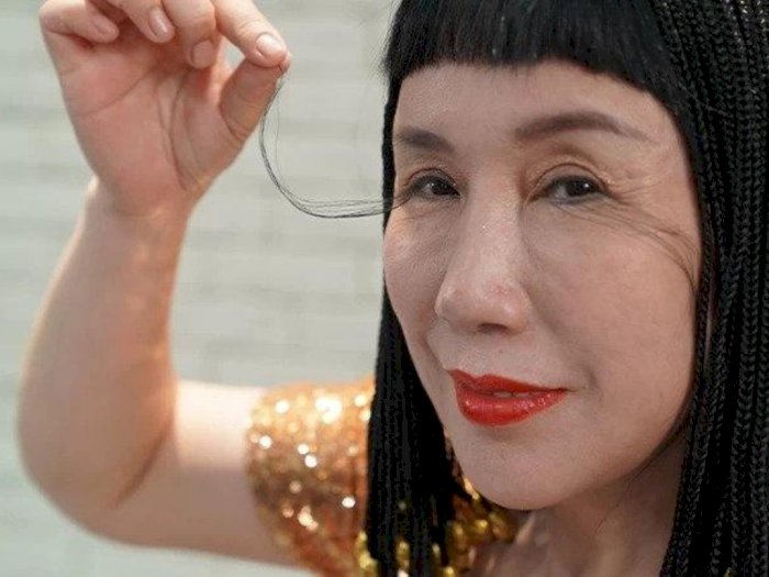 Wanita Ini Jadi Pencetak Rekor Pemilik Bulu Mata Terpanjang di Dunia, Panjangnya 8 Inci