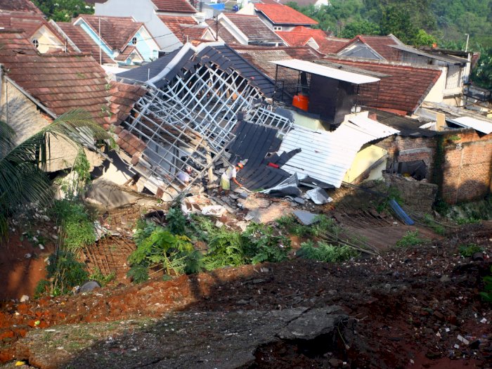 FOTO: Bencana Tanah Longsor di Ciputat