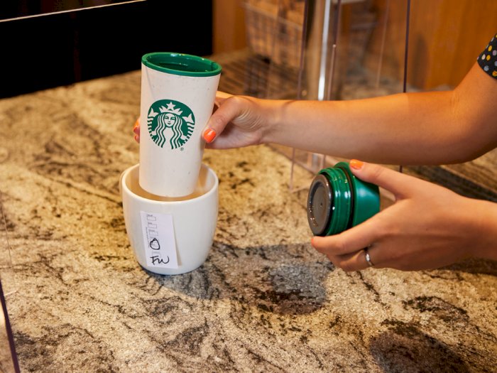 Starbucks Kembali Bawakan Gelas yang Bisa Digunakan Kembali