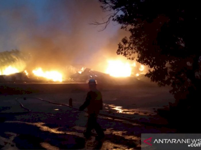 Pabrik Tiner di Curug Tangerang Terbakar, Diduga Karena Korsleting Listrik pada Mesin