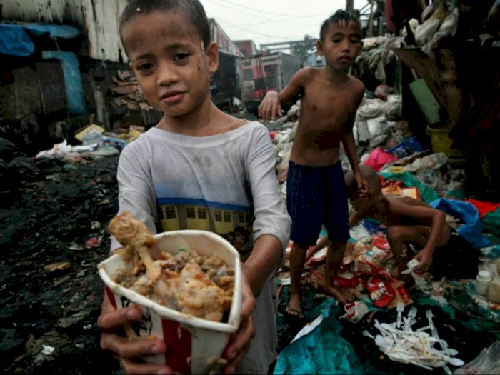 Orang Miskin di Filipina Hidup dari Makan 'Pagpag' Makanan yang Ditemukan di Tempat Sampah