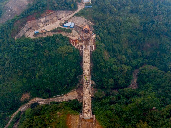 FOTO: Jembatan Tertinggi Proyek Kereta Cepat Jakarta-Bandung