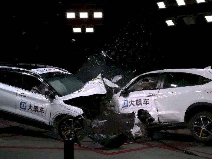 Melihat ‘Laga Kambing’ Antara Mobil Honda HR-V dan Mobil Buatan Tiongkok