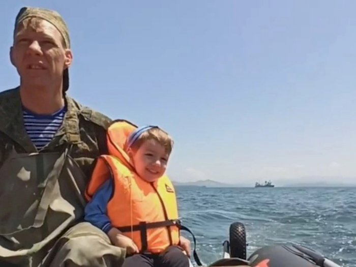 Orang Tuanya Jatuh ke Danau, Bocah 3 Tahun Ini 24 Jam di Perahu, Sebelum Diselamatkan