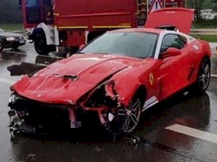 Ferrari 599 GTB 60F1 Alonso Edition Super Langka Ini Alami Kecelakaan!