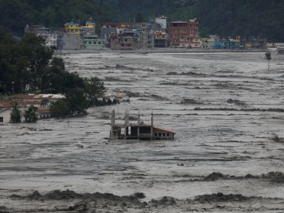 FOTO: Banjir Bandang Tewaskan 10 Orang di Bhutan, 7 Orang Hilang di Nepal