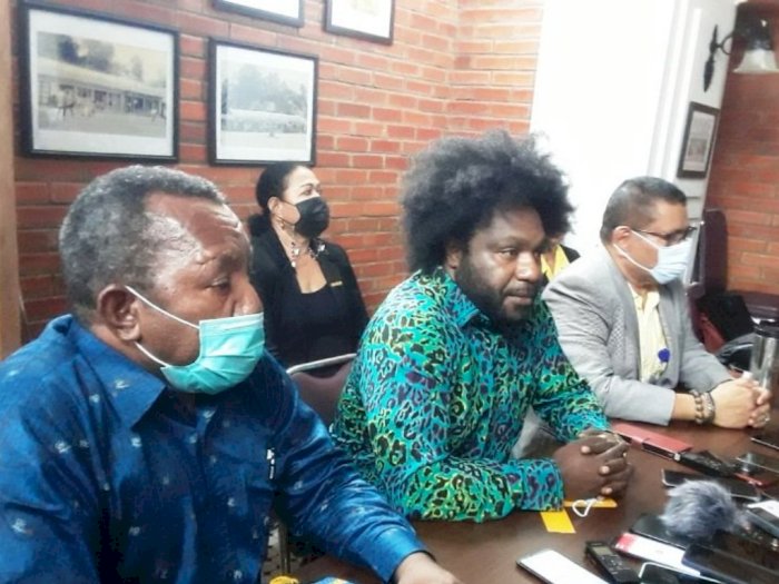 Ketua DPRD Tolikara Sonny Wanimbo Bantah Danai Pembelian Senjata untuk KKB Papua