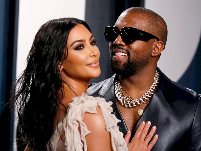  Meski Telah Bercerai, Kim Kardashian Tetap Jadi Penggemar Berat Kanye West