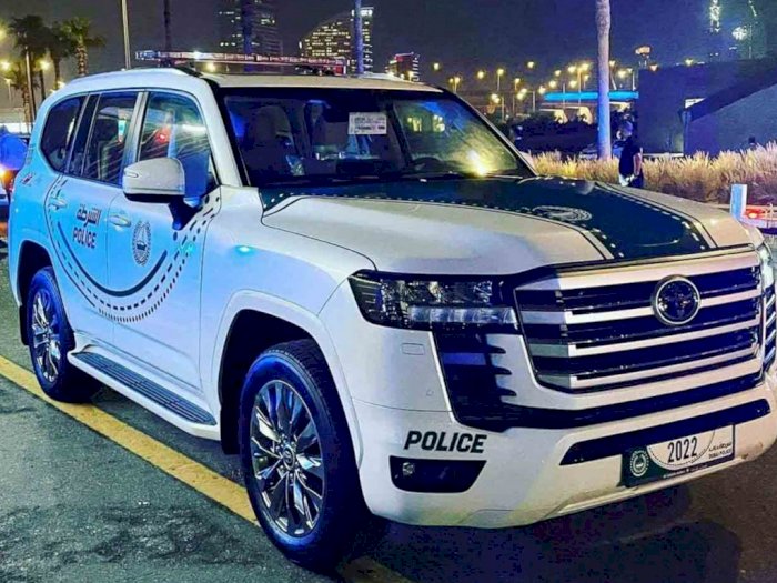 Baru Dirilis, Mobil Toyota Land Cruiser 300 Kini Sudah Dipakai Kepolisian Dubai