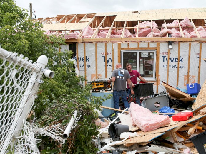 FOTO: Dampak Tornado Dahsyat yang Melanda Kanada Tengah