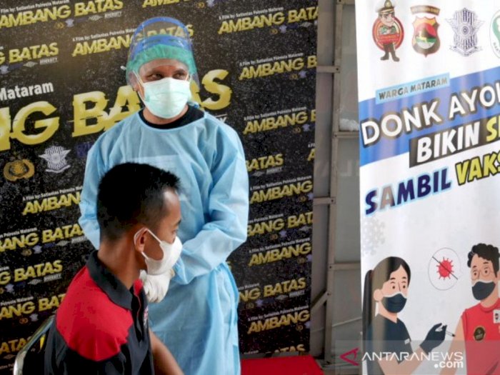 Peserta Uji SIM di Polresta Mataram Mendapat Vaksin AstraZeneca