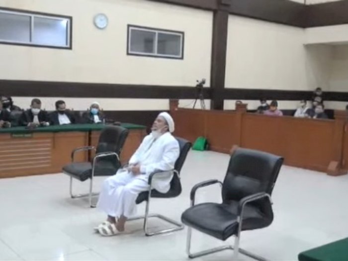 Habib Rizieq Shihab Pilih Banding Usai Divonis 4 Tahun Penjara Kasus RS UMMI Bogor