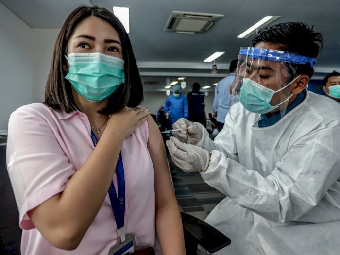 Jelang HUT Bhayangkara, Polri Gelar Vaksinasi ke 1 Juta Warga di Indonesia