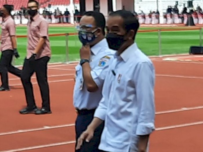  Jokowi Didampingi Anies Tinjau Vaksinasi Covid-19 di GBK