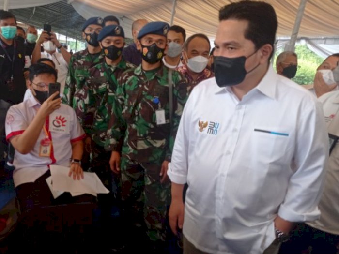 FOTO: Menteri BUMN Erick Thohir Tinjau Vaksinasi Massal di Lanud Soeweondo Medan