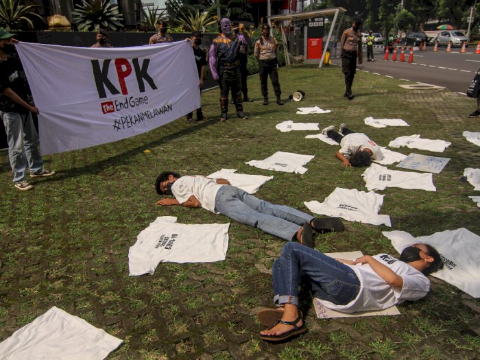 FOTO: Aksi Teatrikal Melawan Pelemahan KPK