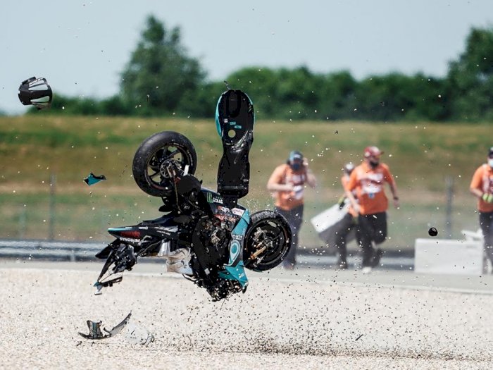 Alami Crash Hingga Motor Hancur, Valentino Rossi Gagal di MotoGP Belanda 2021