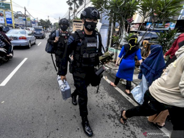 Densus 88 Tangkap 2 Terduga Teroris Jaringan JAD di Jaktim Hari Ini