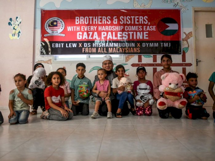 Ebit Lew Sewa Dua Rumah untuk Korban Bom di Palestina & Tawarkan Kelas untuk Anak-anak