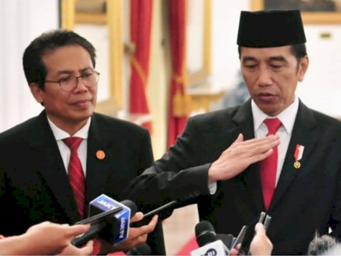 Jubir Jokowi: Presiden Tertawa Lihat Kritik di Indonesia Masih Ada