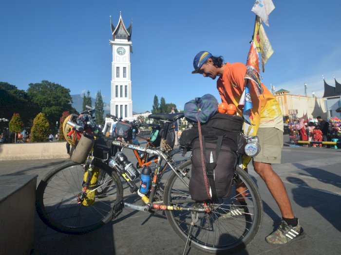 FOTO: Pesepeda Keliling Indonesia