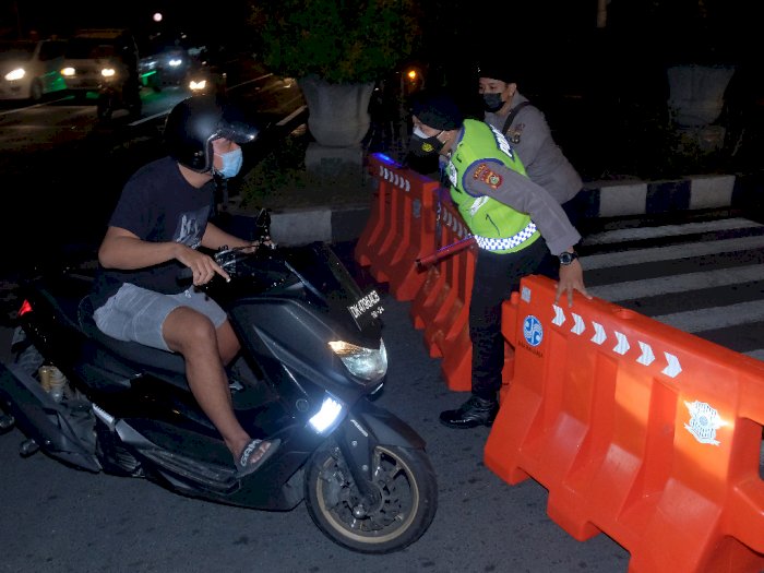 FOTO: Pembatasan Mobilitas Warga di Denpasar