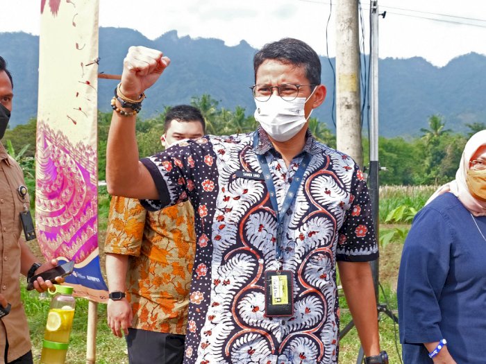 Sandiaga Uno Ajak Karyawan Kemenparekraf Tetap Optimistis Hadapi Pandemi