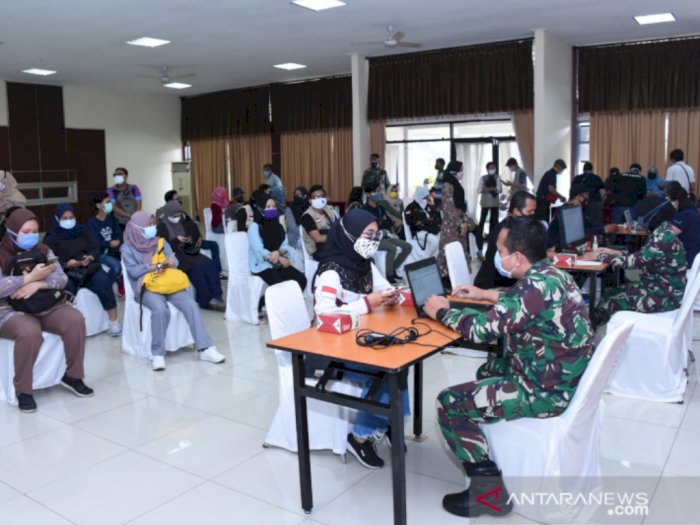 Bantu Vaksinasi COVID-19, TNI Rekrut Ribuan Relawan Medis dan Non-medis