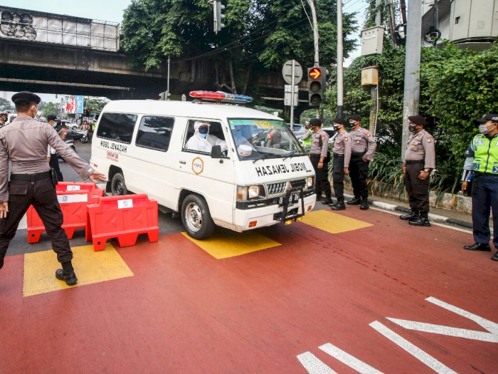 Ambulans hingga Mobil Pengangkut Tabung Oksigen Diizinkan Masuk Jalur Transjakarta