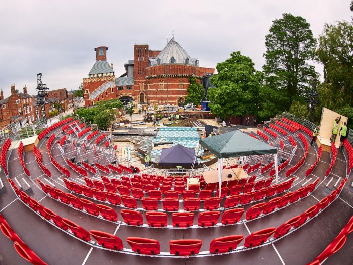 FOTO: Perusahaan Shakespeare Membuka Teater Taman Baru di Tepi Sungai Avon, Inggris