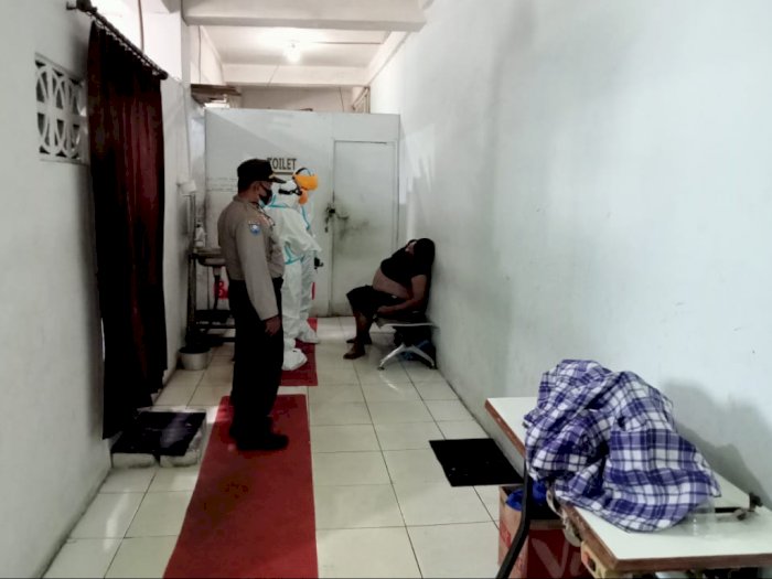 Pria Tanpa Identitas Tewas dalam Toilet  Masjid di Bekasi, Ditemukan dalam Posisi Aneh 