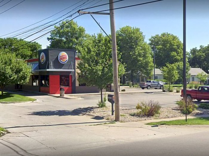 Seluruh Staf Burger King Mengundurkan Diri di Hari yang Sama karena Restoran Tak Punya AC