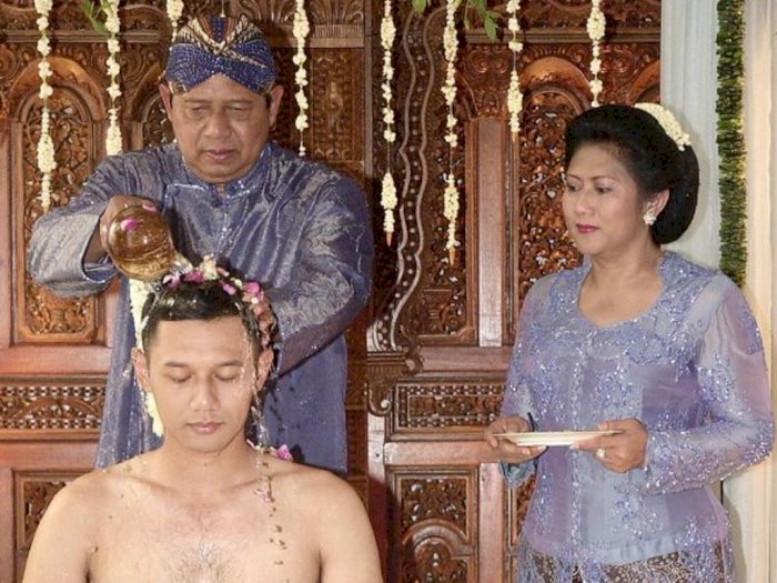 Annisa Yudhoyono Kenang Ibu Ani saat Lakukan Siraman pada Suami, Netizen Malah Kangen SBY