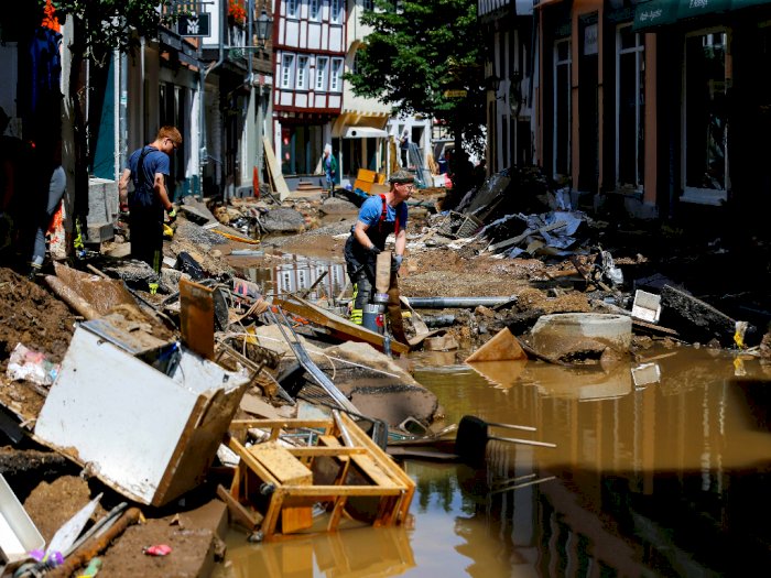 Video Ngerinya Banjir Eropa: Mobil Hanyut, Ratusan Orang Tewas