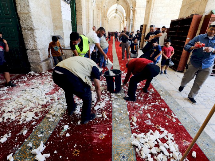 Kembali 'Memanas', Israel Usir Warga yang Salat Dzuhur di Masjid Al-Aqsa