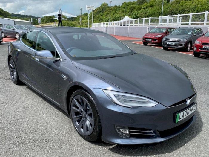 Mobil Tesla Model S Milik Pangeran Charles Kini Tengah Dijual Seharga Rp1,6 M