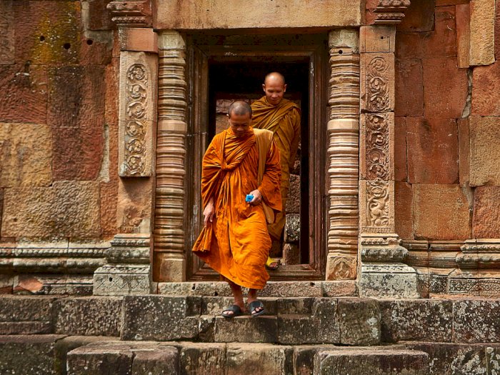 Biksu Thailand Memiliki Pekerjaan Baru, Melakukan Doa dan Kremasi Korban COVID-19