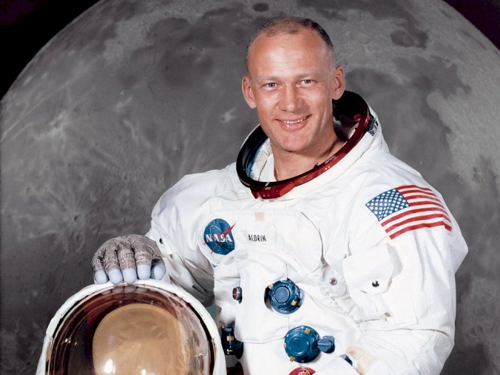 Astronot Apollo 11, Buzz Aldrin Klaim Dia Harus Lewat Bea Cukai Setelah Kembali dari Bulan