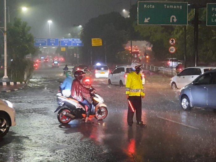 BMKG Perkirakan Hujan Guyur Jakarta Malam Ini
