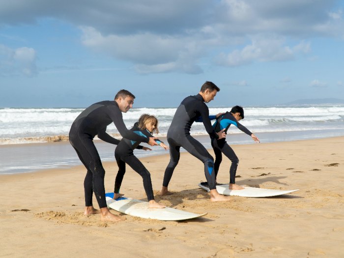 Pelatih Surfing Ini Digigit Hiu ketika Latih Surfing, Alami Luka Parah