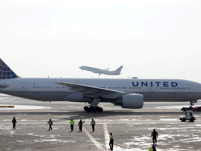 Pesawat United Airlines Gagal Terbang dan Dievakuasi, Gegara Kelakukan Bocah Ini