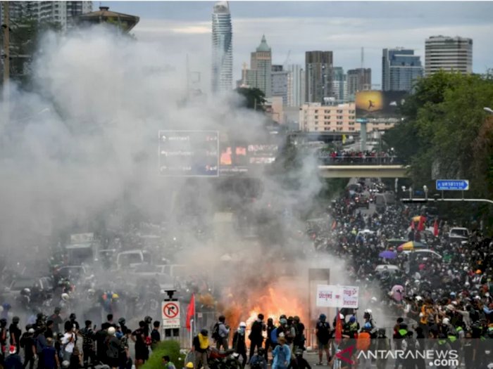 Pengunjuk Rasa Tuntut PM Thailand Mundur, Massa: Kami Tidak Bisa Cari Nafkah