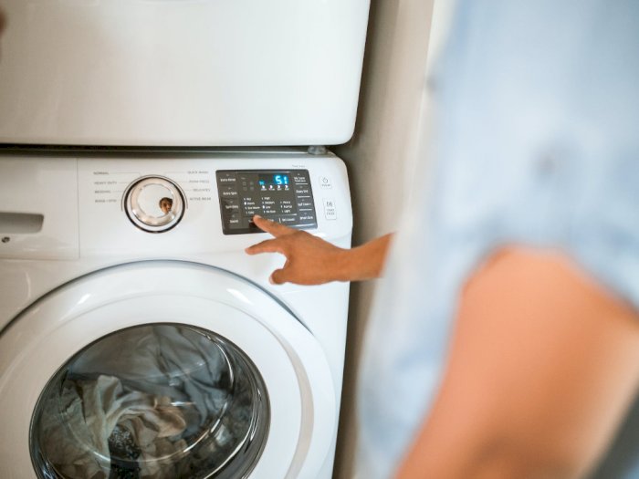 5 Kesalahan yang Sering Dilakukan saat Mencuci Baju