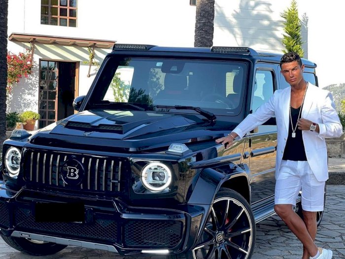 Cristiano Ronaldo Pamer Mobil Brabus G-Class, Hadiah Ultah dari Pacar Senilai Rp10 M!